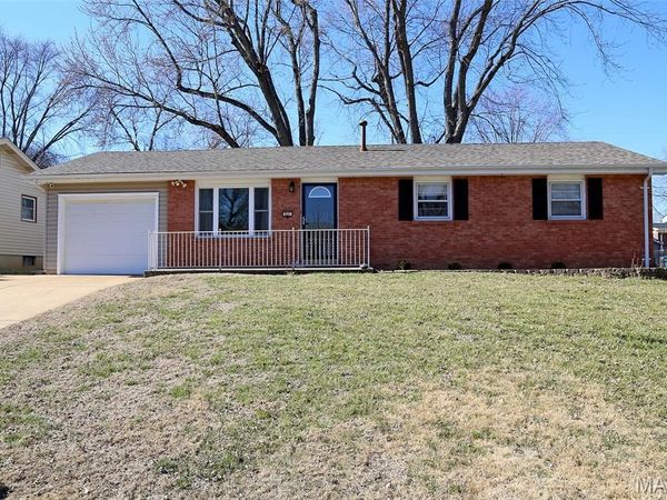 625 Nancy Drive, St Charles, MO 63301