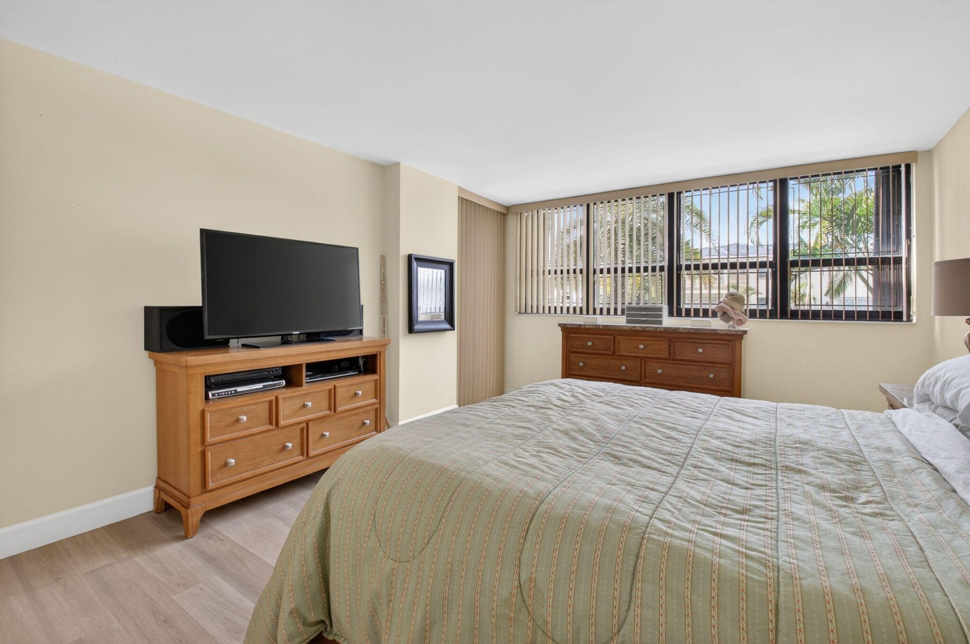 800 Jeffery Street, Unit 111, Boca Raton, FL 33487 Photo