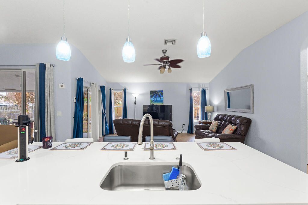 662 SW Dwight Avenue, Port Saint Lucie, FL 34983 Photo