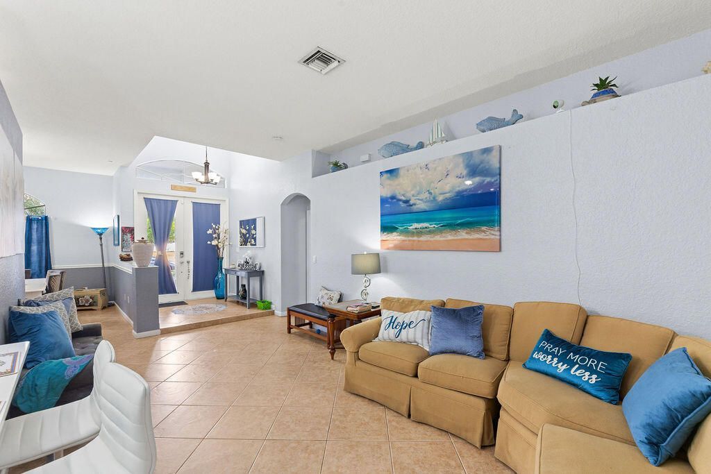 662 SW Dwight Avenue, Port Saint Lucie, FL 34983 Photo