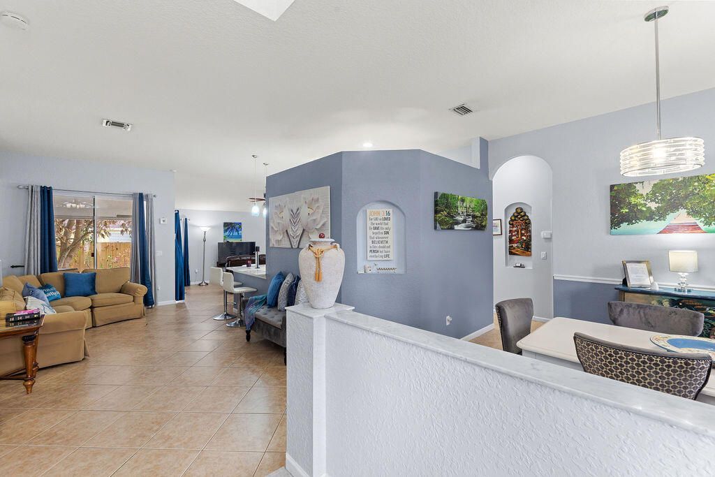 662 SW Dwight Avenue, Port Saint Lucie, FL 34983 Photo