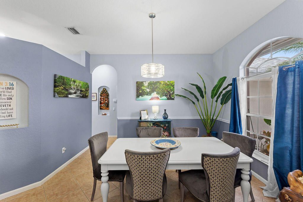 662 SW Dwight Avenue, Port Saint Lucie, FL 34983 Photo