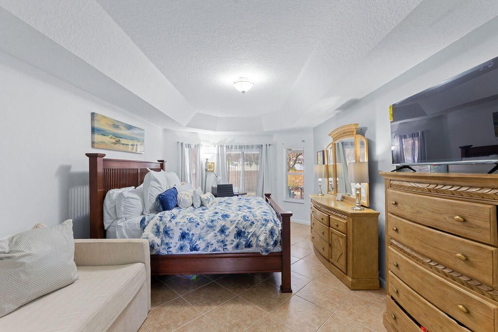 662 SW Dwight Avenue, Port Saint Lucie, FL 34983 Photo