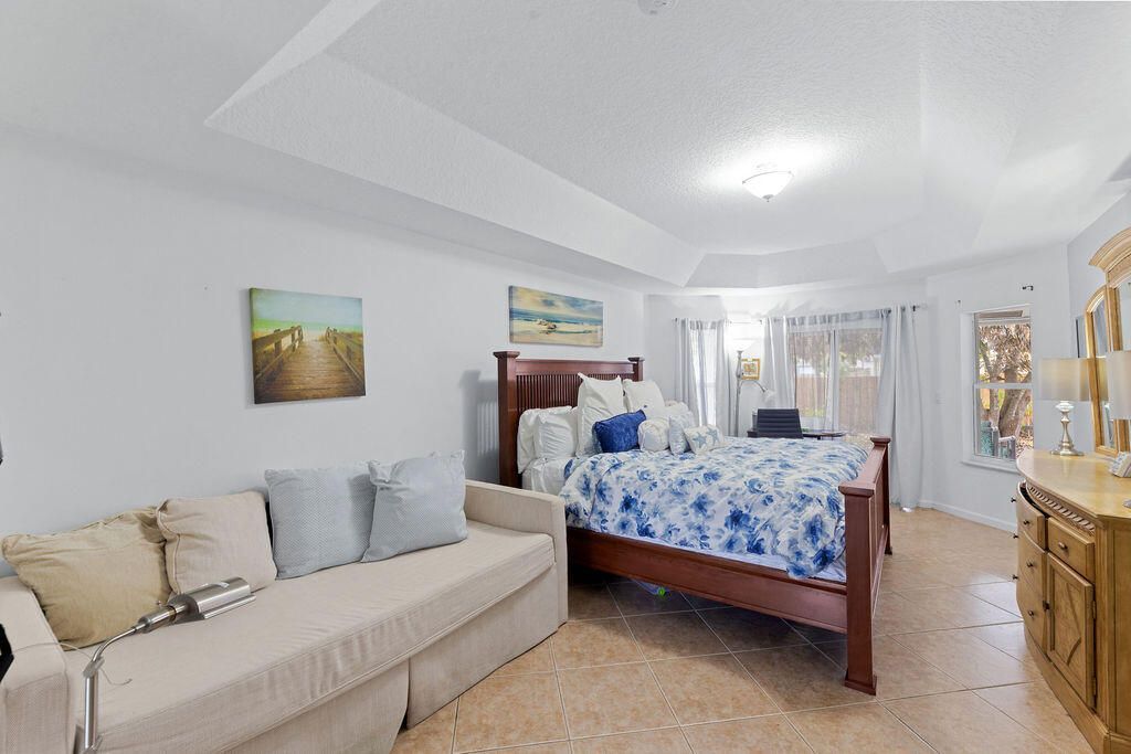 662 SW Dwight Avenue, Port Saint Lucie, FL 34983 Photo