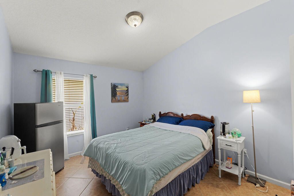 662 SW Dwight Avenue, Port Saint Lucie, FL 34983 Photo