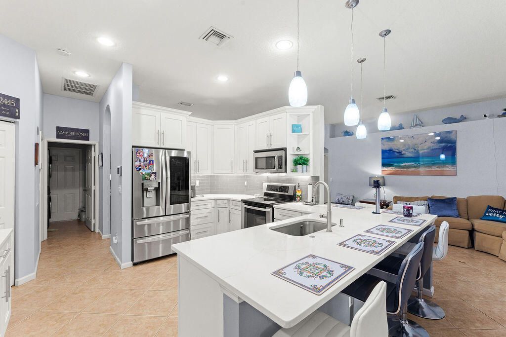 662 SW Dwight Avenue, Port Saint Lucie, FL 34983 Photo