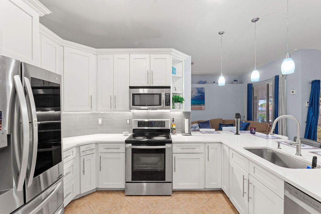 662 SW Dwight Avenue, Port Saint Lucie, FL 34983 Photo