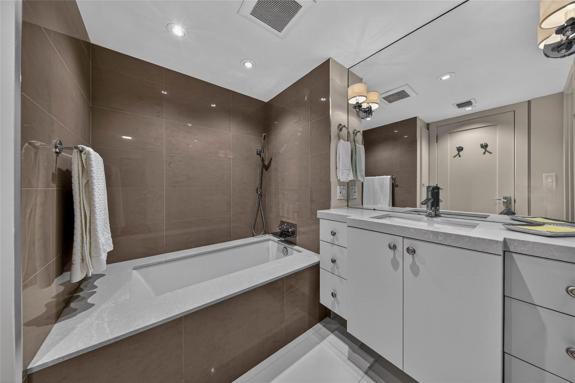 2200 S Ocean Lane, Unit 2701-02, Fort Lauderdale, FL 33316 Photo