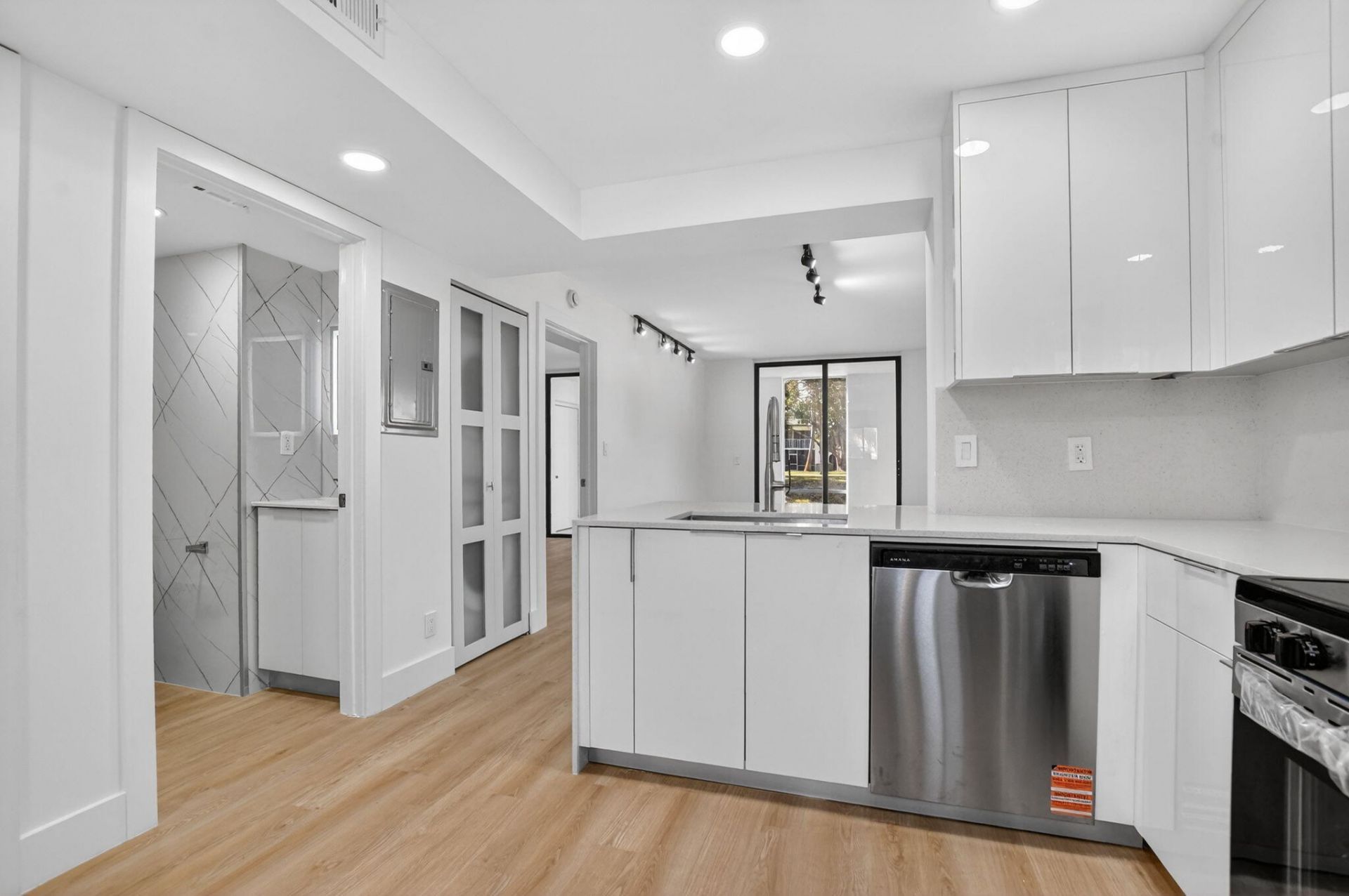 400 W Hidden Valley Boulevard, Unit 406, Boca Raton, FL 33487 Photo