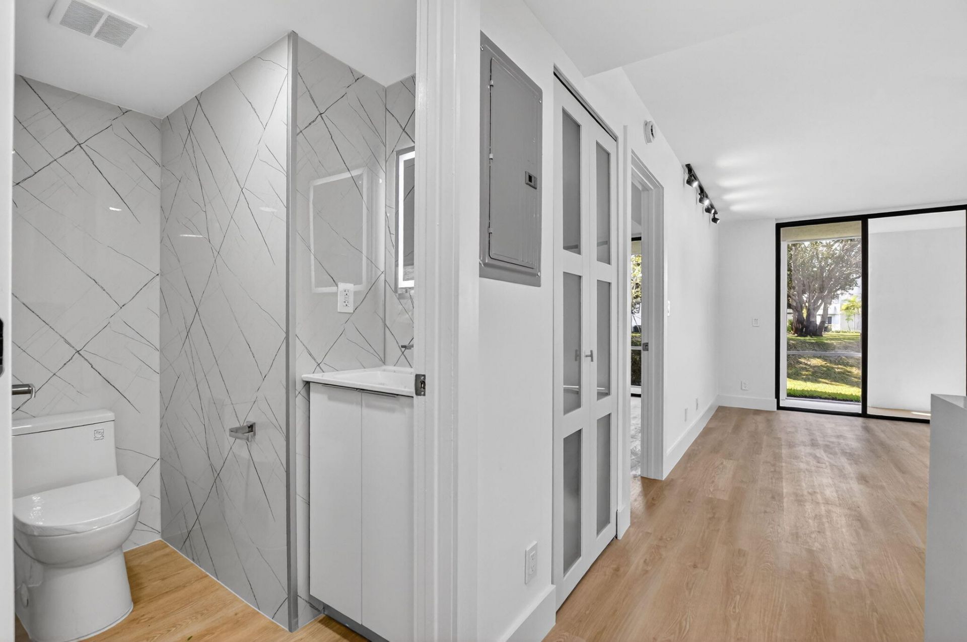 400 W Hidden Valley Boulevard, Unit 406, Boca Raton, FL 33487 Photo