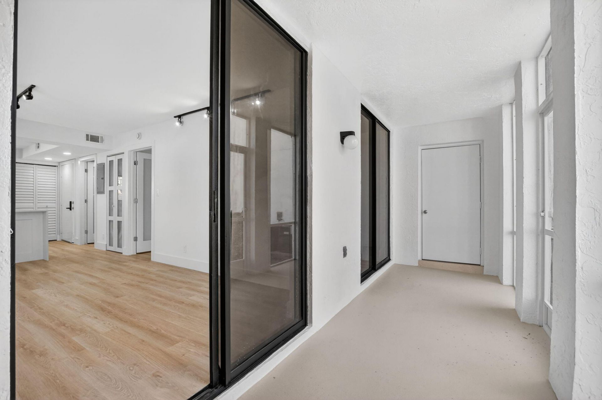 400 W Hidden Valley Boulevard, Unit 406, Boca Raton, FL 33487 Photo