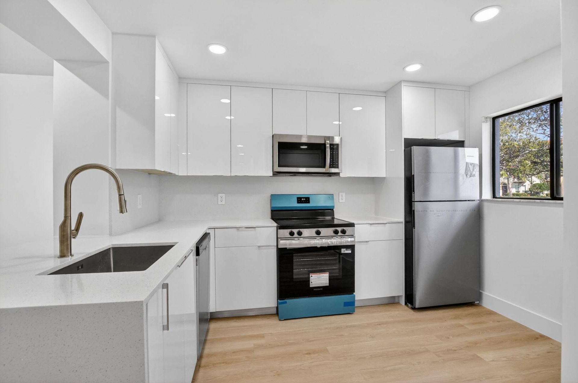 400 W Hidden Valley Boulevard, Unit 406, Boca Raton, FL 33487 Photo