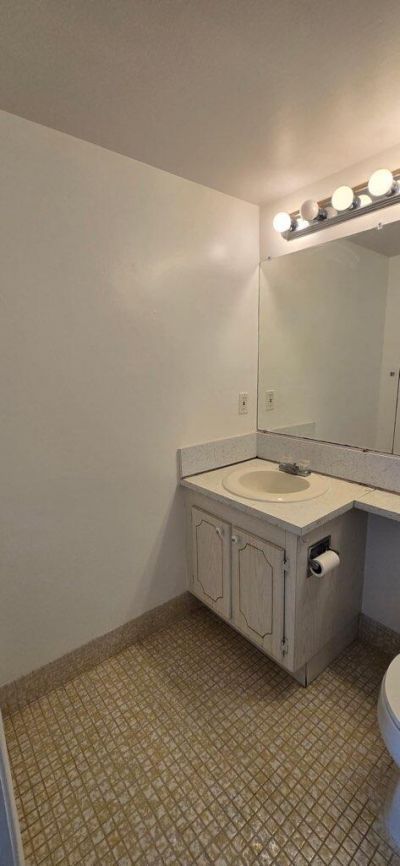 358 Chatham R, West Palm Beach, FL 33417 Photo