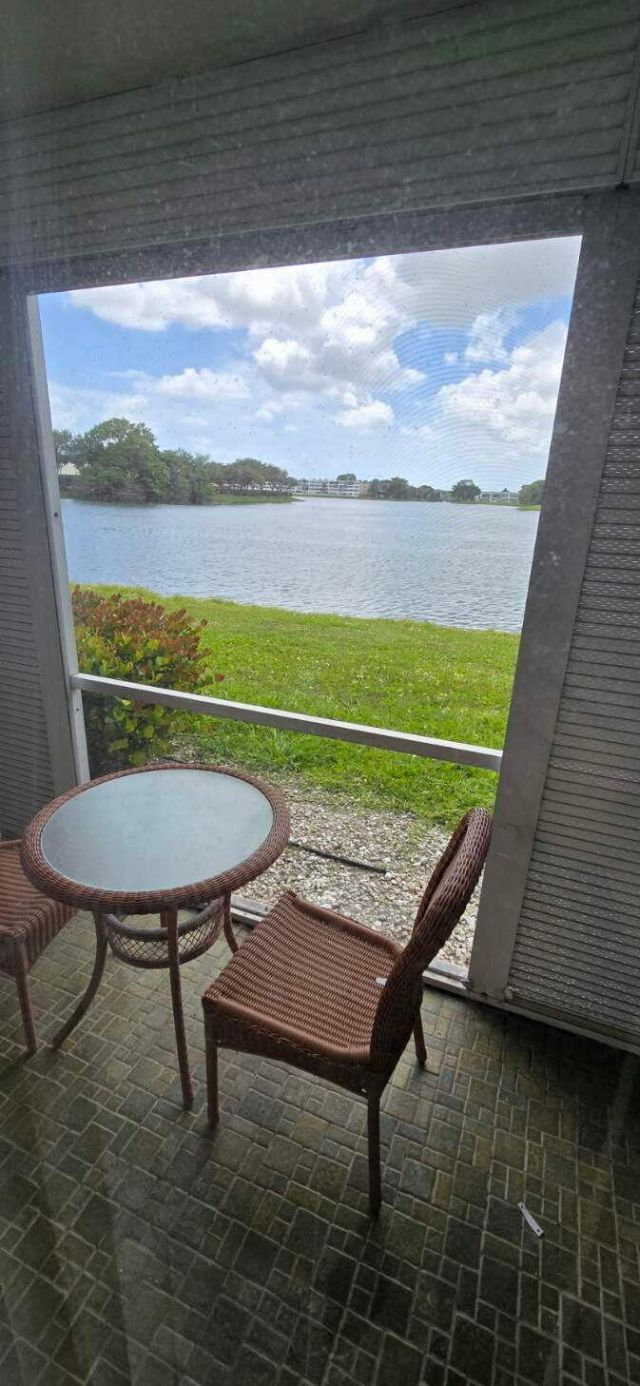 358 Chatham R, West Palm Beach, FL 33417 Photo