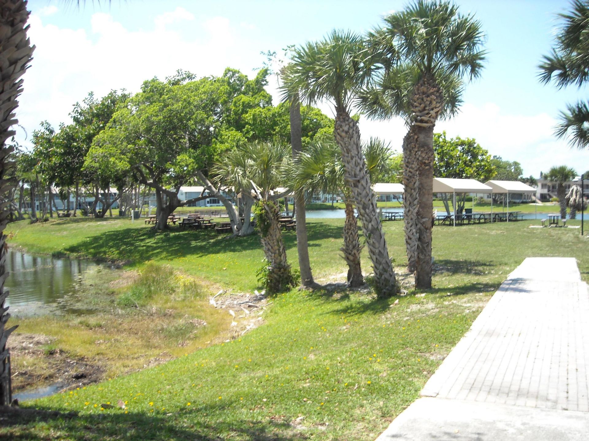 358 Chatham R, West Palm Beach, FL 33417 Photo