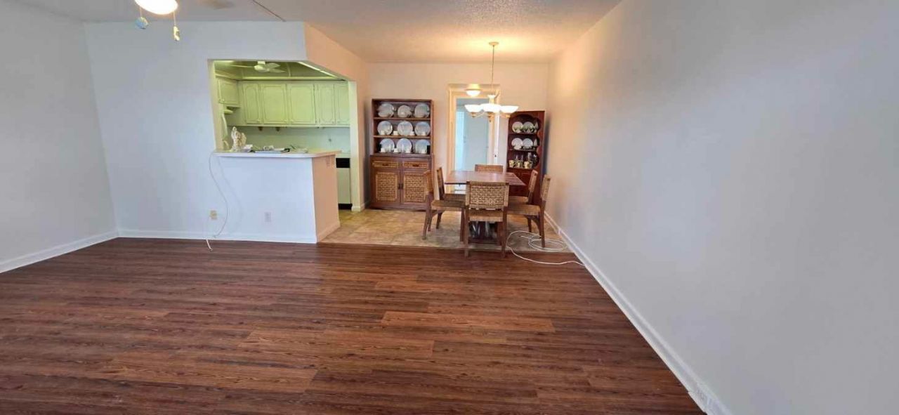 358 Chatham R, West Palm Beach, FL 33417 Photo