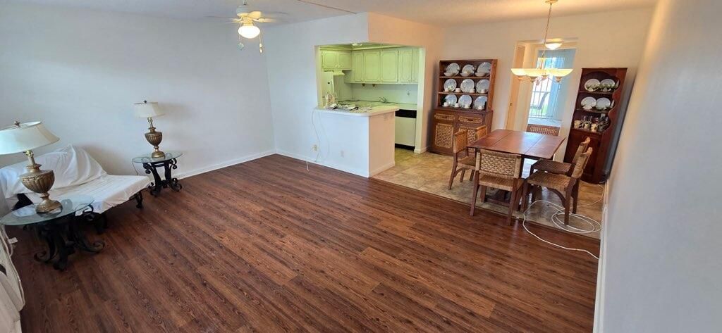 358 Chatham R, West Palm Beach, FL 33417 Photo