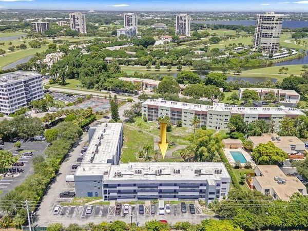 1630 Embassy Drive, Unit 105, West Palm Beach, FL 33401