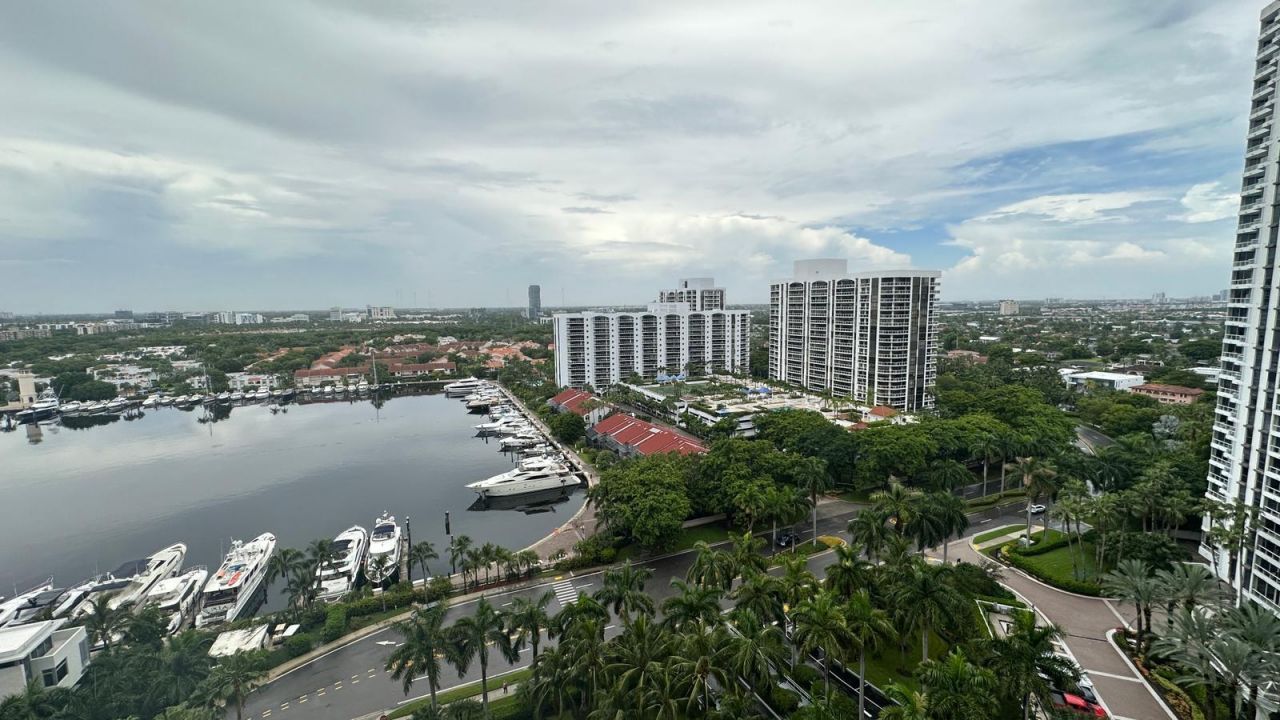 21055 Yacht Club Drive, Unit 1804, Aventura, FL 33180 Photo