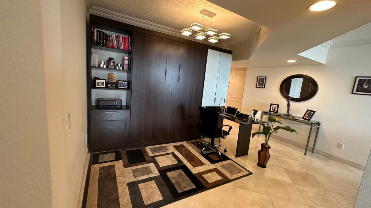 21055 Yacht Club Drive, Unit 1804, Aventura, FL 33180 Photo