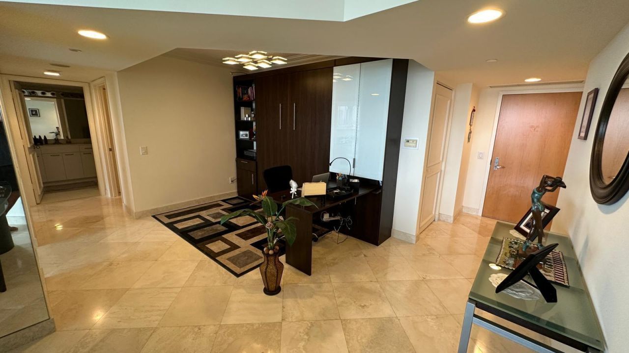 21055 Yacht Club Drive, Unit 1804, Aventura, FL 33180 Photo