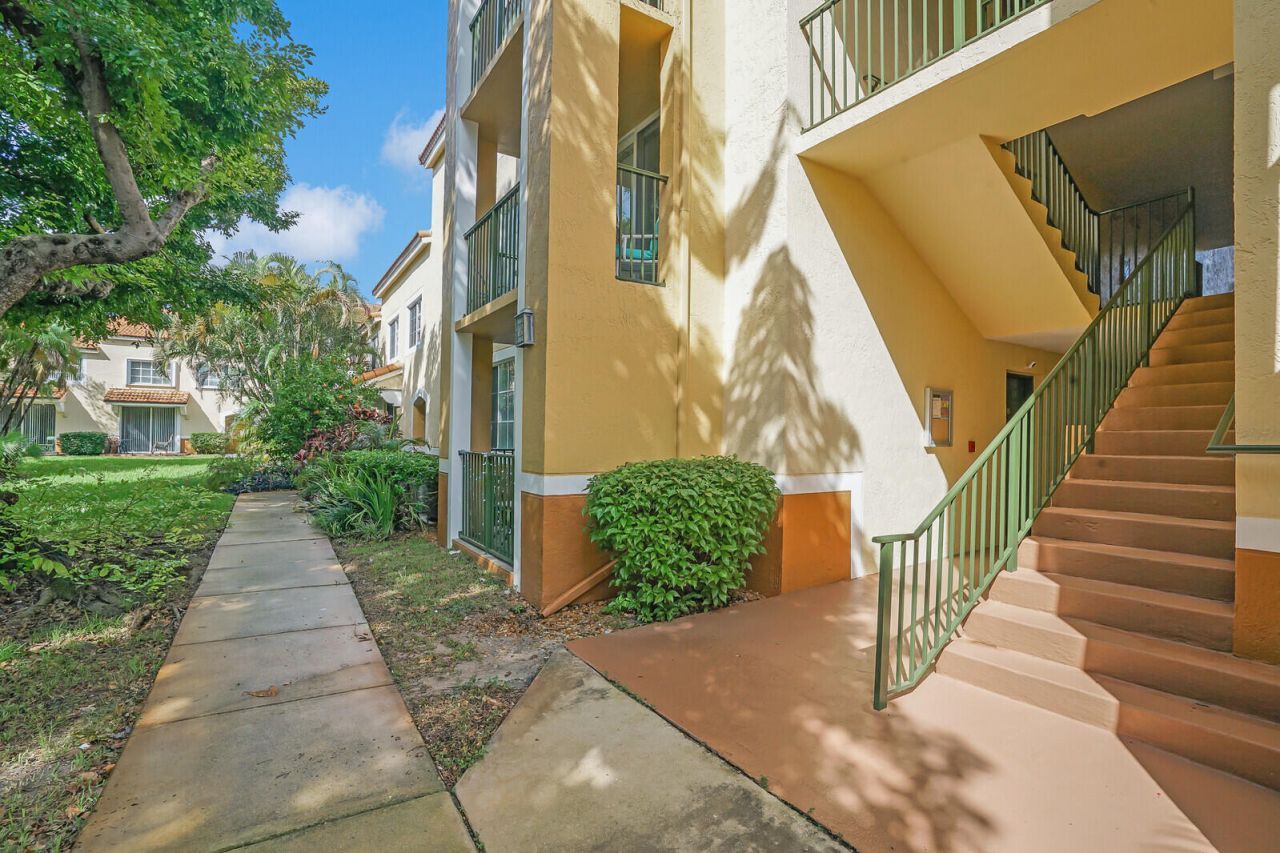 123 Yacht Club Way, Unit 108, Hypoluxo, FL 33462 Photo