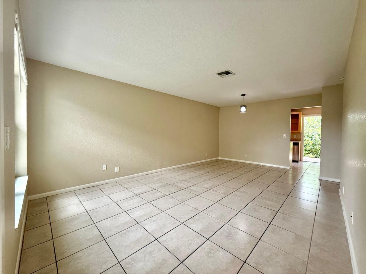 8746 Sunset Drive, Palm Beach Gardens, FL 33410 Photo