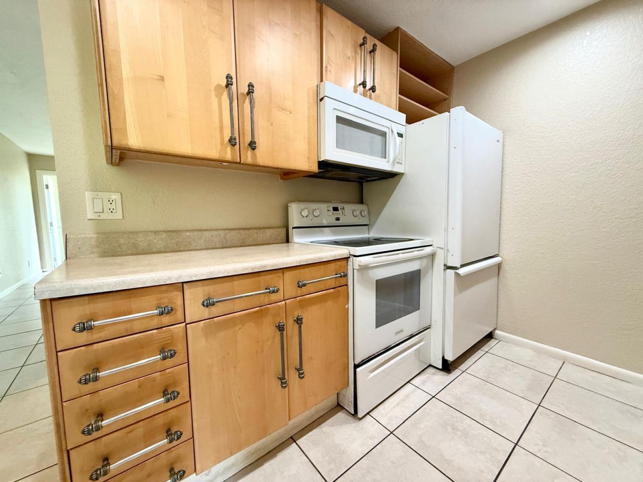 8746 Sunset Drive, Palm Beach Gardens, FL 33410 Photo