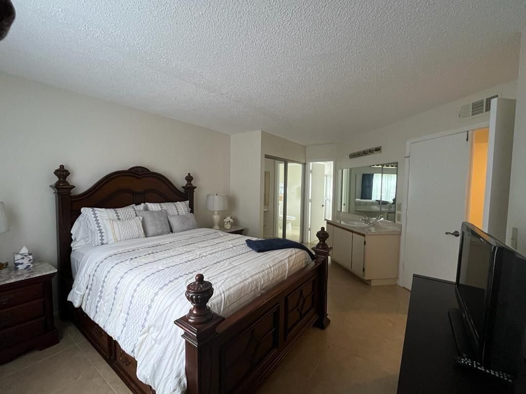 1533 SE Royal Green Circle, Port Saint Lucie, FL 34952 Photo