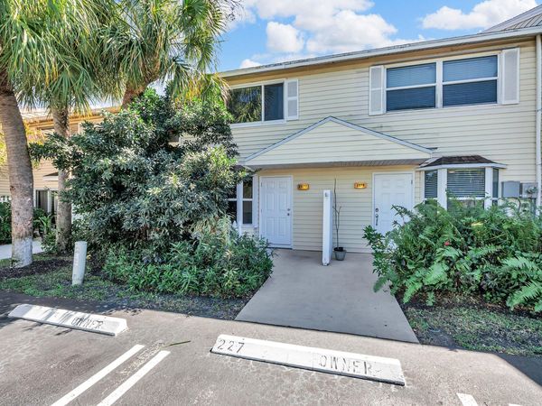 2877 NE 15th Street, Pompano Beach, FL 33062