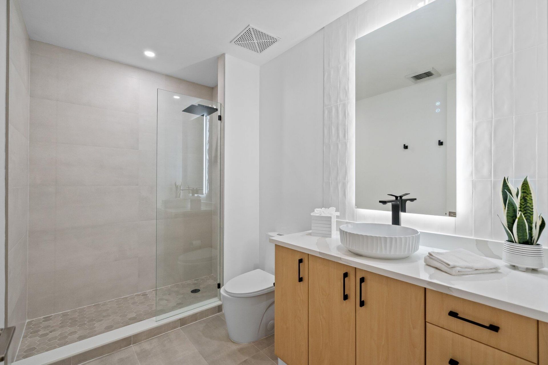 403 S Sapodilla Avenue, Unit 806, West Palm Beach, FL 33401 Photo