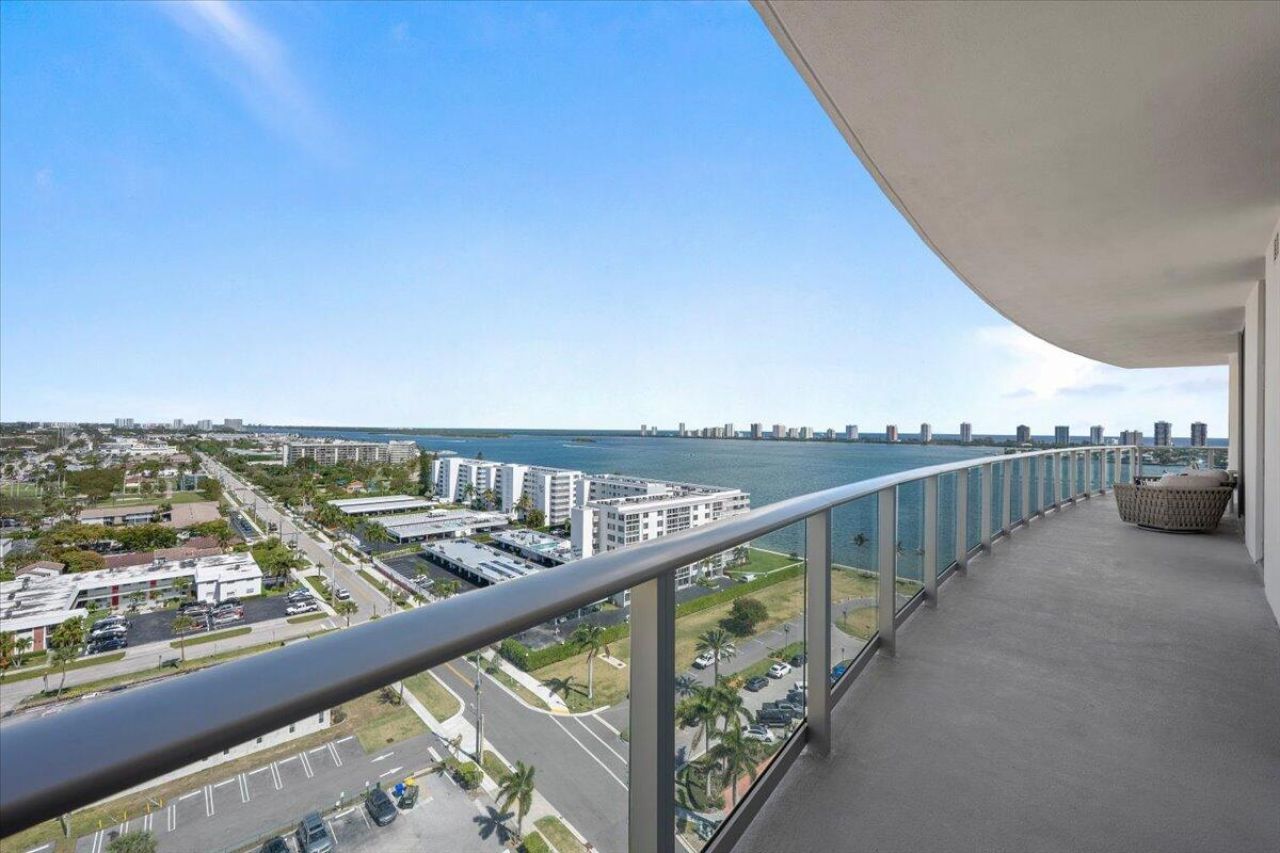 220 Lake Shore Drive, Unit 1401, Lake Park, FL 33403 Photo