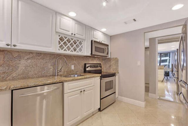 4200 N Ocean Drive, Unit 2-903, Singer Island, FL 33404 Photo