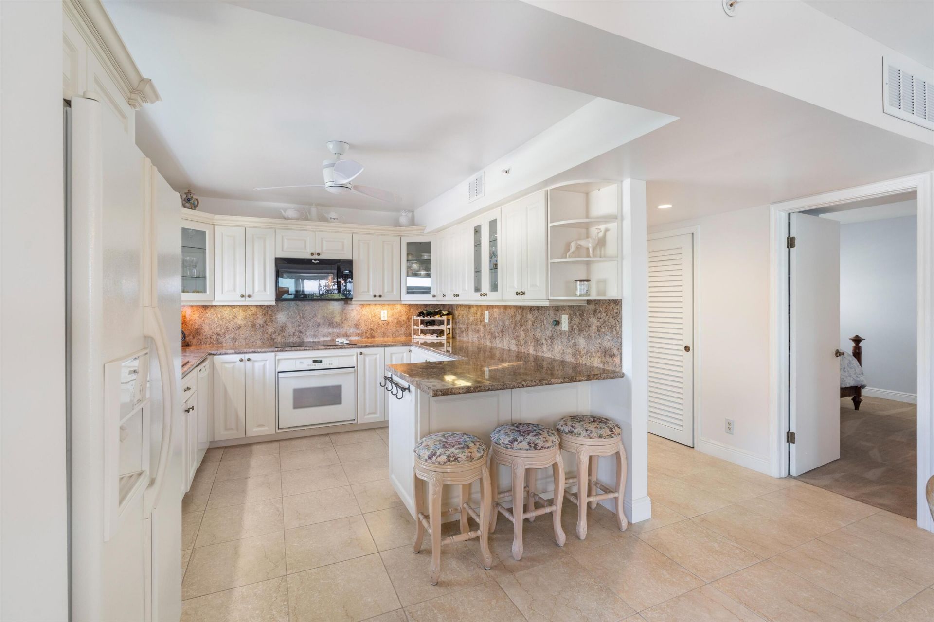 3310 S Ocean Boulevard, Unit 525-D, Highland Beach, FL 33487 Photo