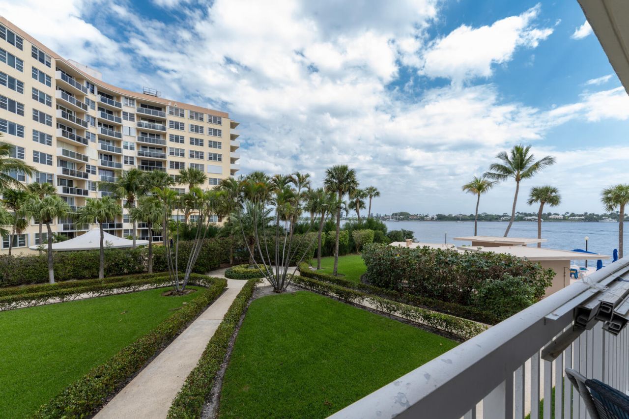 2600 N Flagler Drive, Unit 205, West Palm Beach, FL 33407 Photo