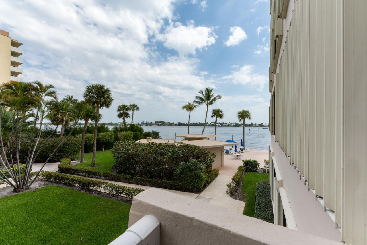 2600 N Flagler Drive, Unit 205, West Palm Beach, FL 33407 Photo