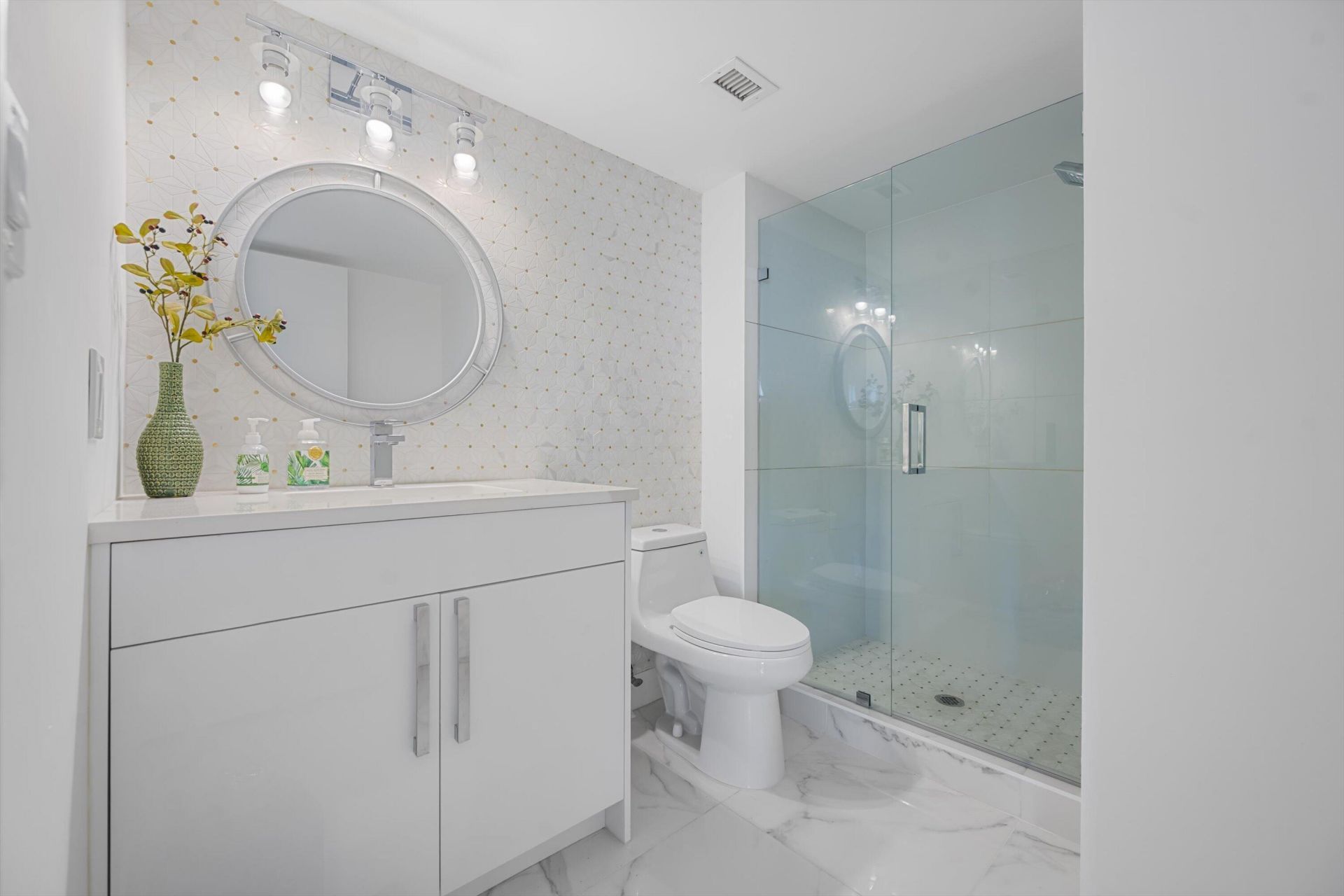 900 Ocean Drive, Unit 504, Juno Beach, FL 33408 Photo