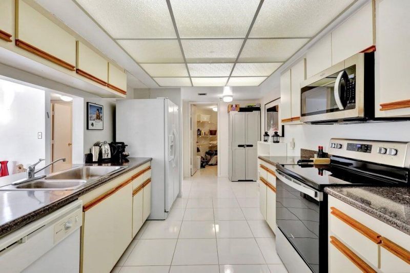 1915 Lavers Circle, Unit E103, Delray Beach, FL 33444 Photo