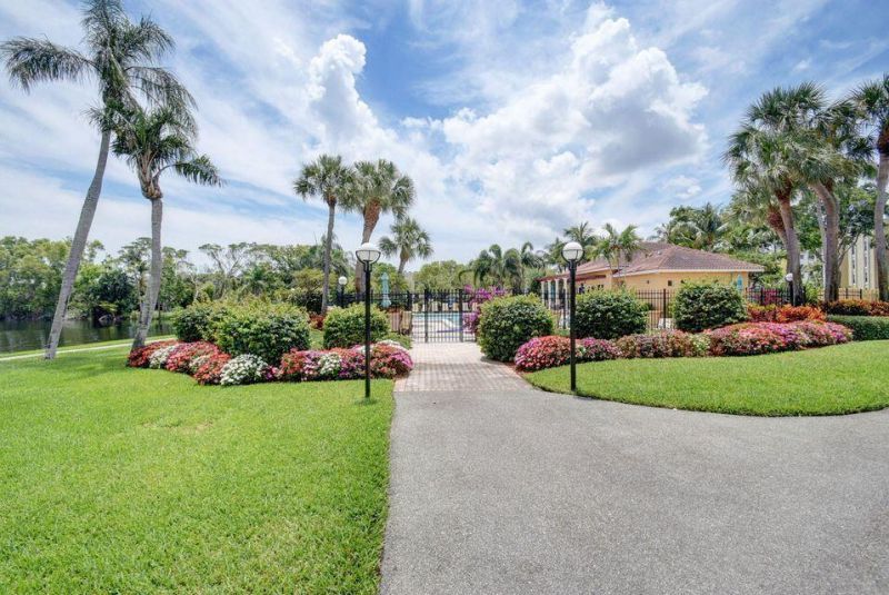 1915 Lavers Circle, Unit E103, Delray Beach, FL 33444 Photo