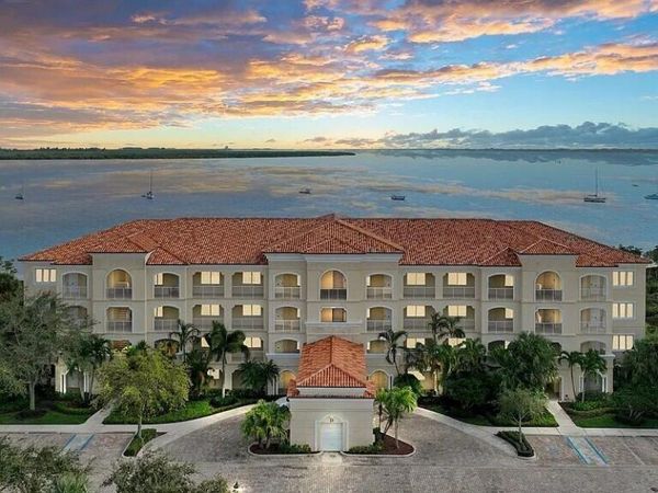 26 Harbour Isle Drive W, Unit 303, Fort Pierce, FL 34949