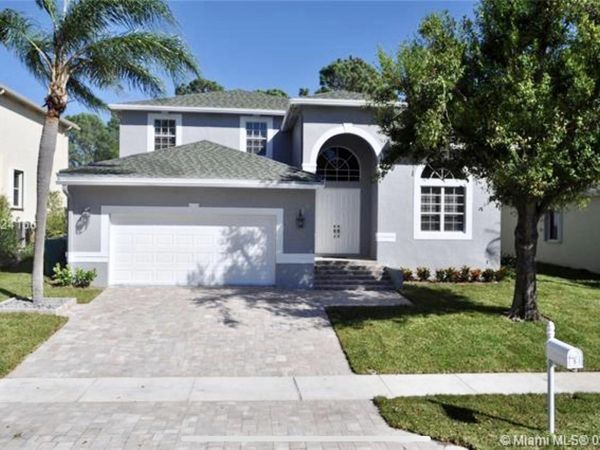 5 Lake Eden Drive, Boynton Beach, FL 33435