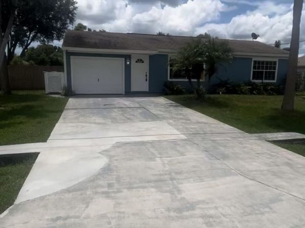 1790 SE North Buttonwood Drive, Port St. Lucie, FL 34952