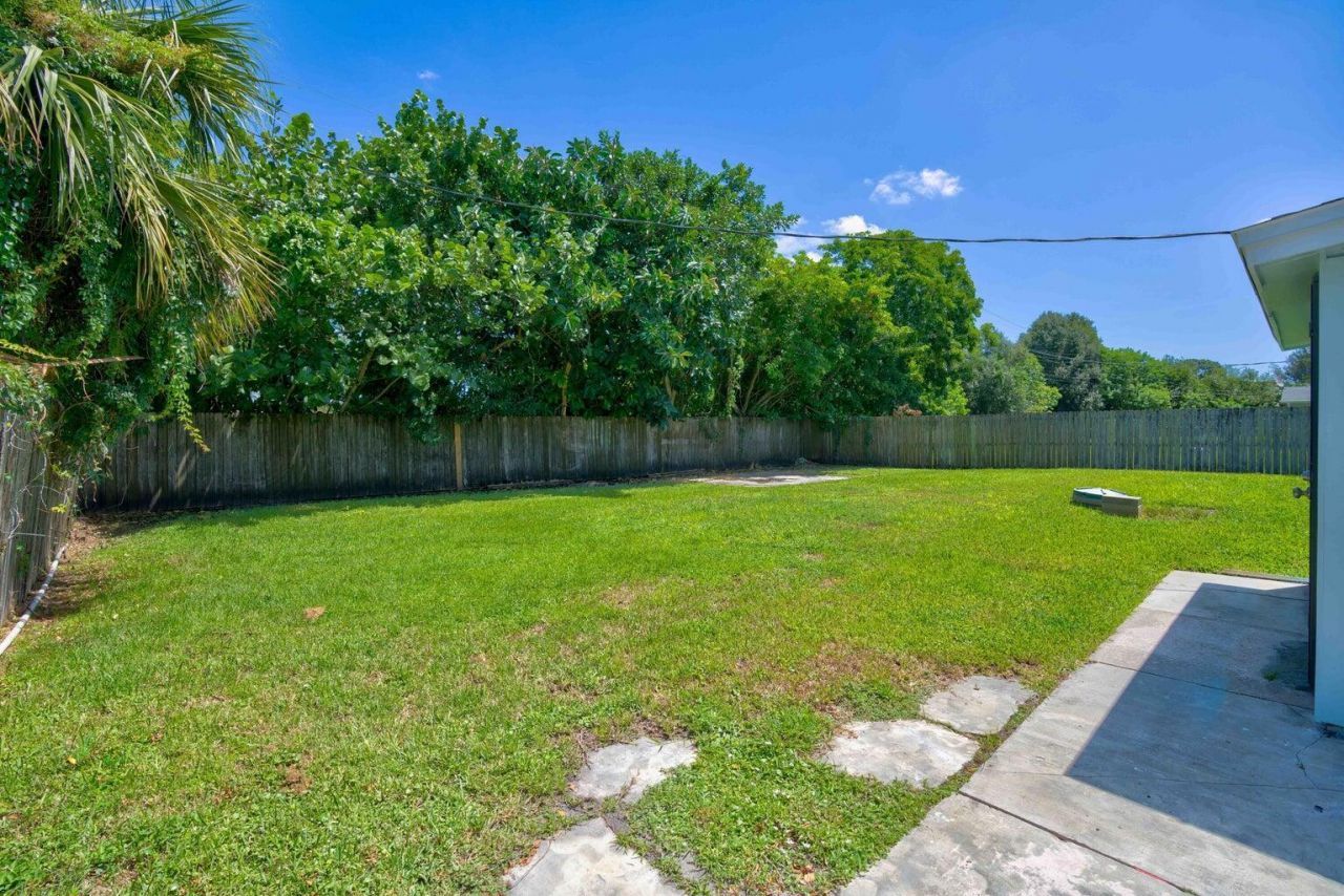 2206 Elizabeth Avenue, Fort Pierce, FL 34982 Photo