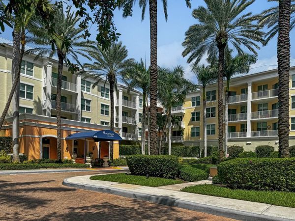 802 W Windward Way, Unit 304, Lantana, FL 33462