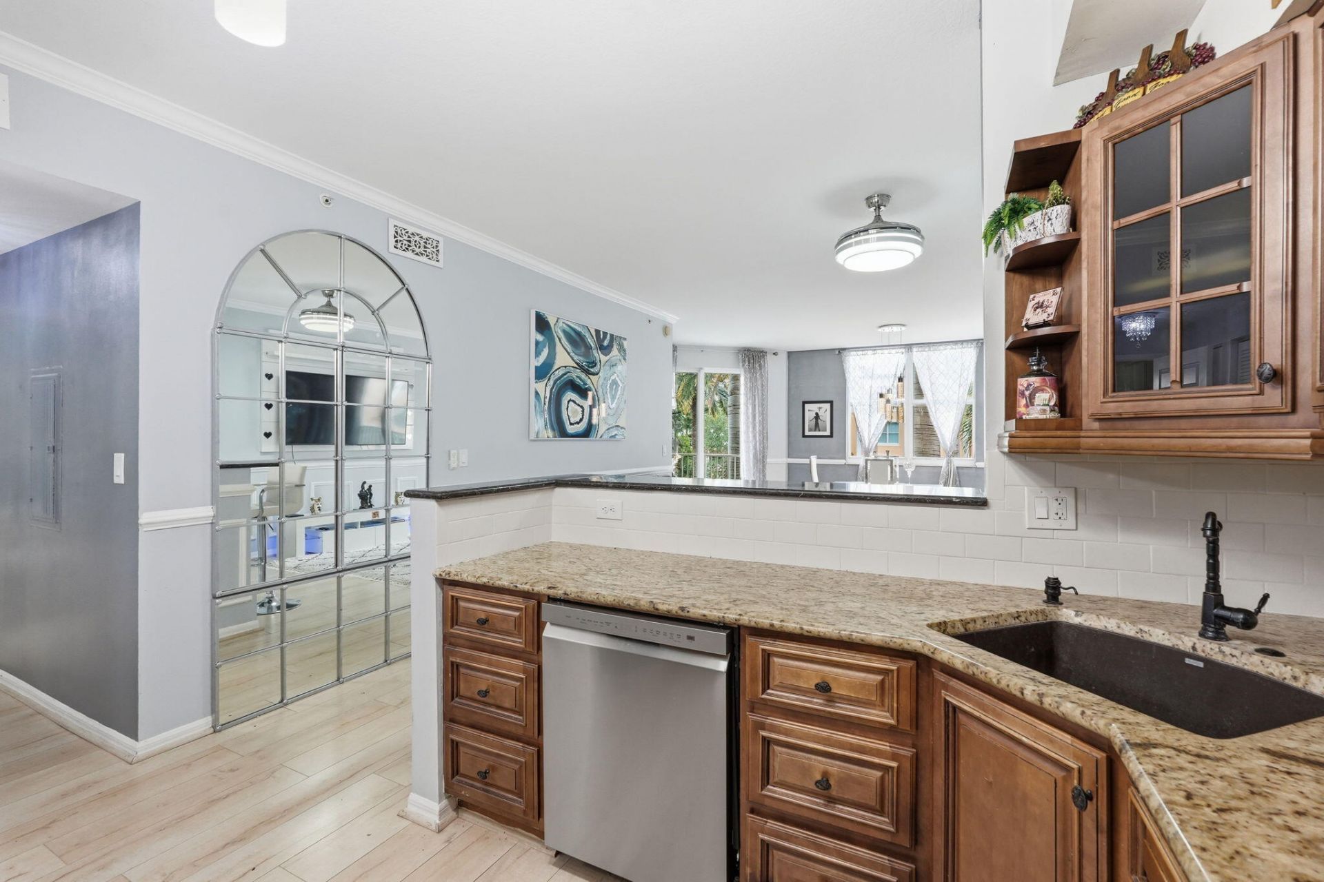 802 W Windward Way, Unit 304, Lantana, FL 33462 Photo