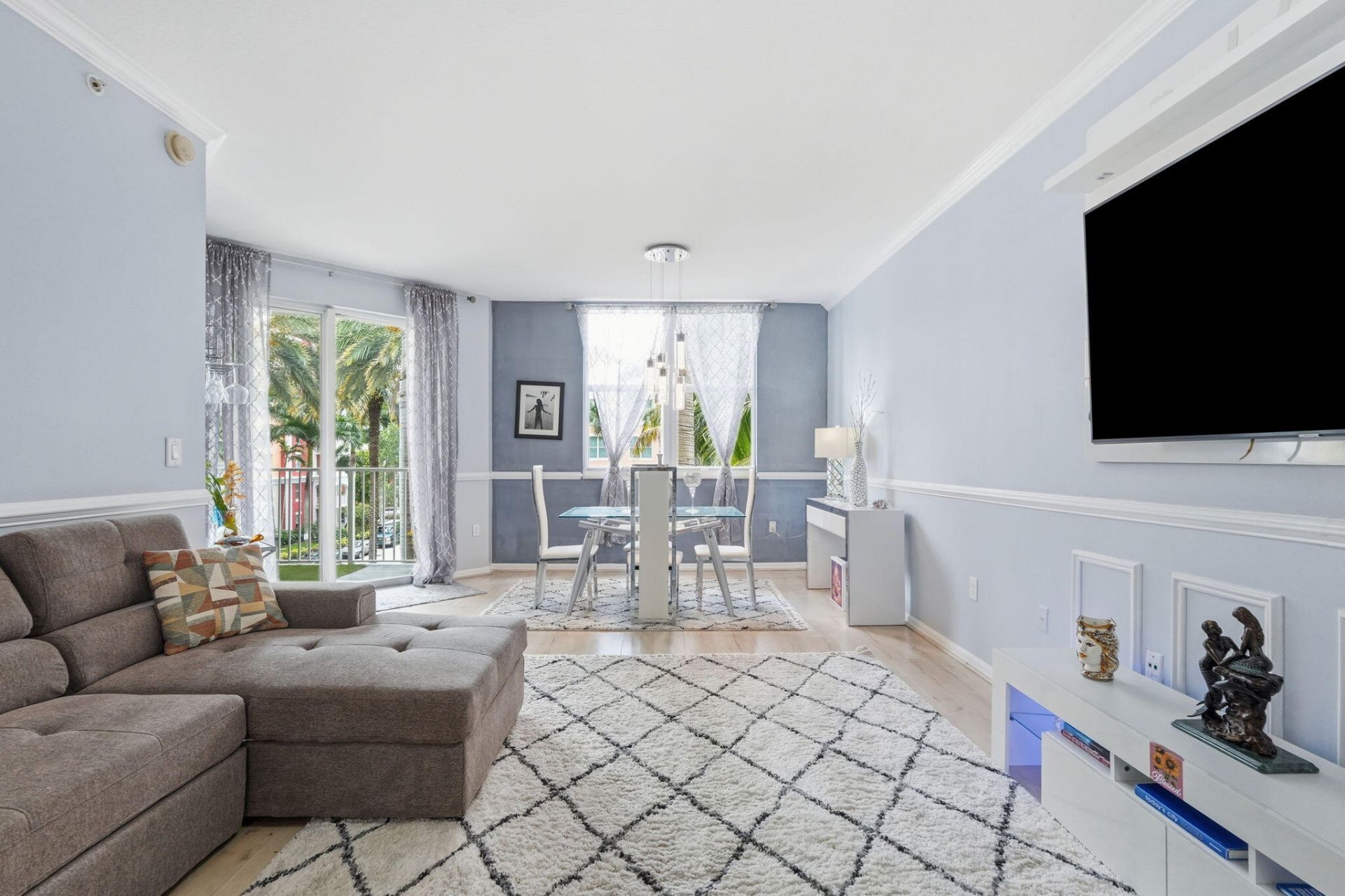 802 W Windward Way, Unit 304, Lantana, FL 33462 Photo