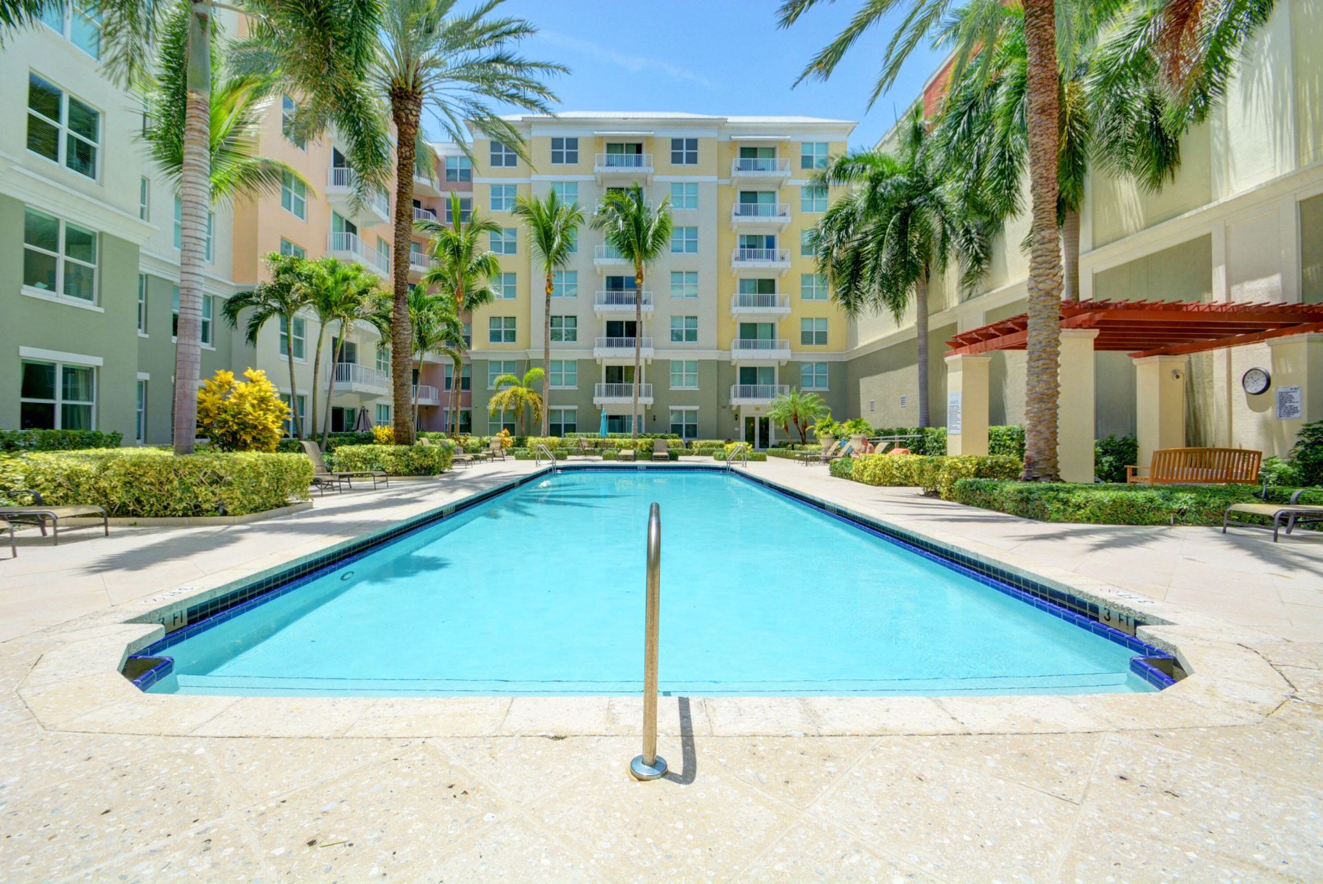 802 W Windward Way, Unit 304, Lantana, FL 33462 Photo