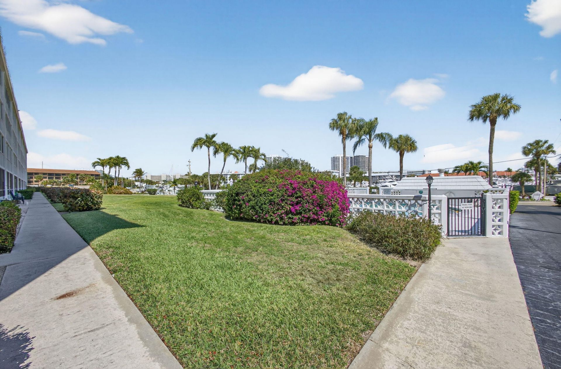 907 Marina Drive, Unit 404, North Palm Beach, FL 33408 Photo