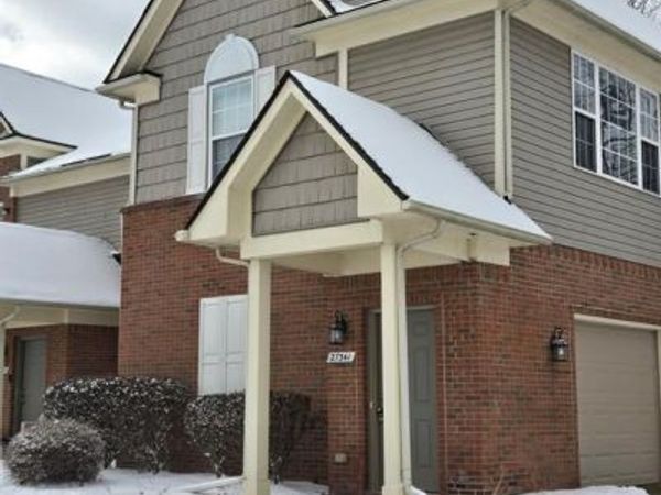27341 HIDDEN OAKS Drive, Brownstown Twp, MI 48183