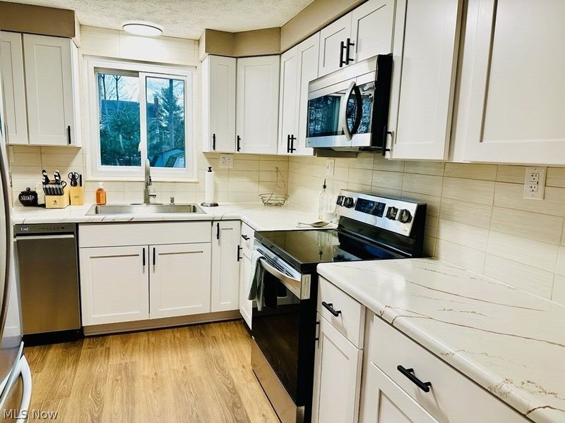 7666 Micawber , Warren, OH 44484 Photo 6